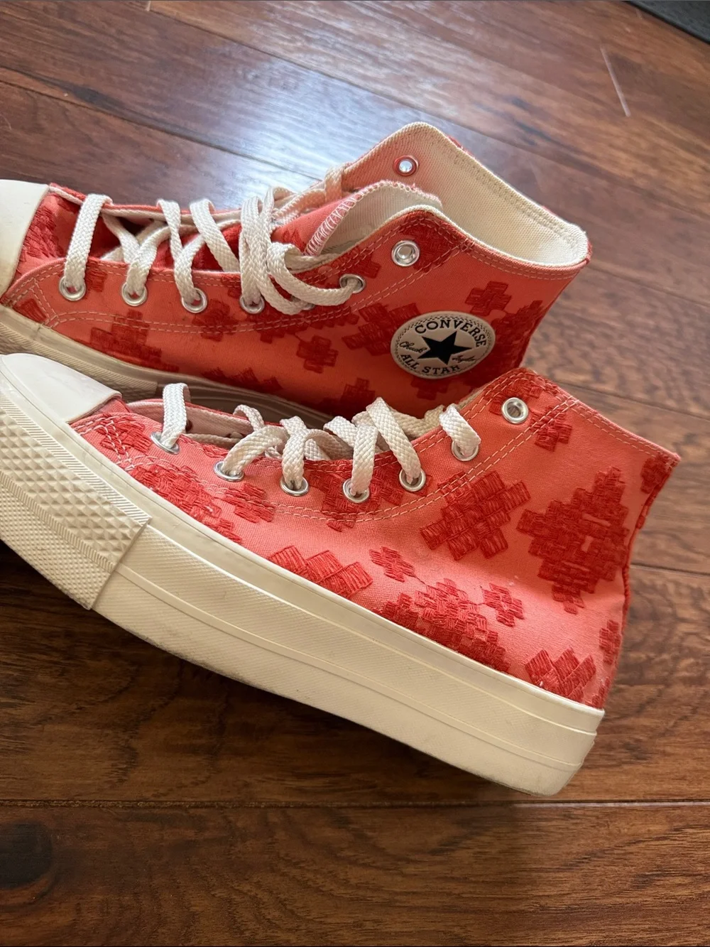 Women’s Converse Chuck Taylor All-Star Lift High Top Sneakers - Picture 3 of 8